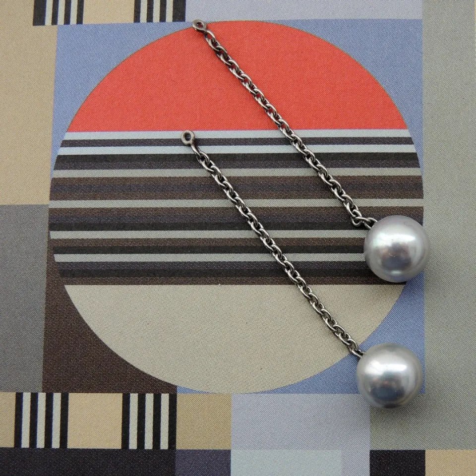 Series  26 | Pearl Jacket, 36 mm Long Chain, 2 Options